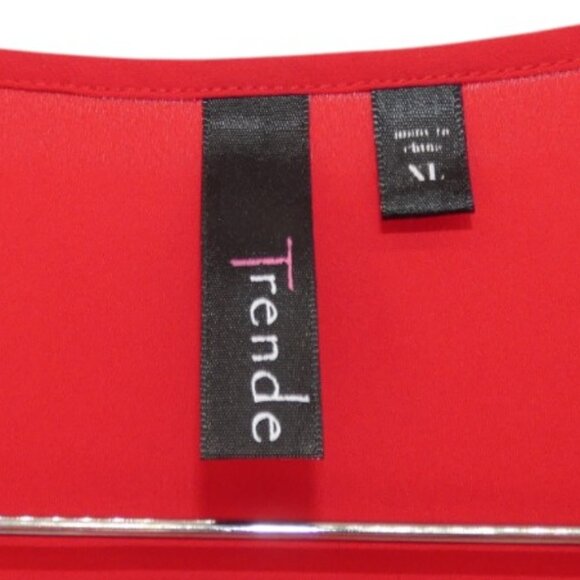 Trende Red Sequin Lips Top XL Graphic Tee Y2K Glam Rock Whimsigoth Blouse - Picture 5 of 6